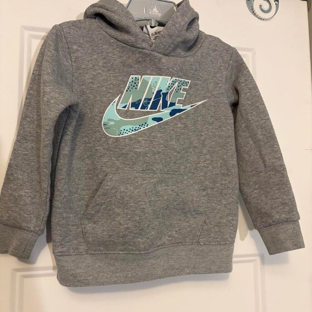 Cute Nike toddler hoodie 2T